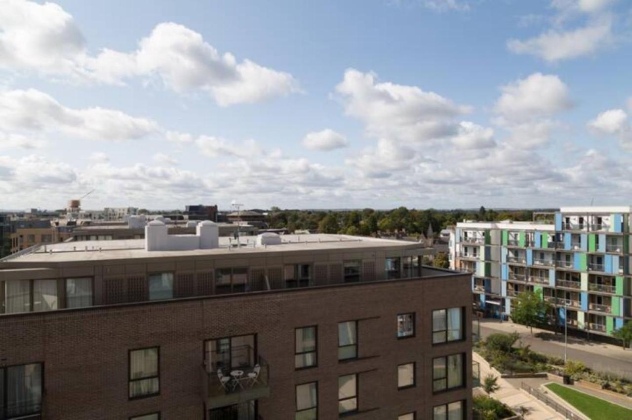 Contemporary & Homely Penthouse, 2 Mins Walk From Cambridge Station, Lift Access, Secured Gated On-Site Parking, Self Check-In, Super Fast Wifi, Terrace & Sleeps 6 Экстерьер фото