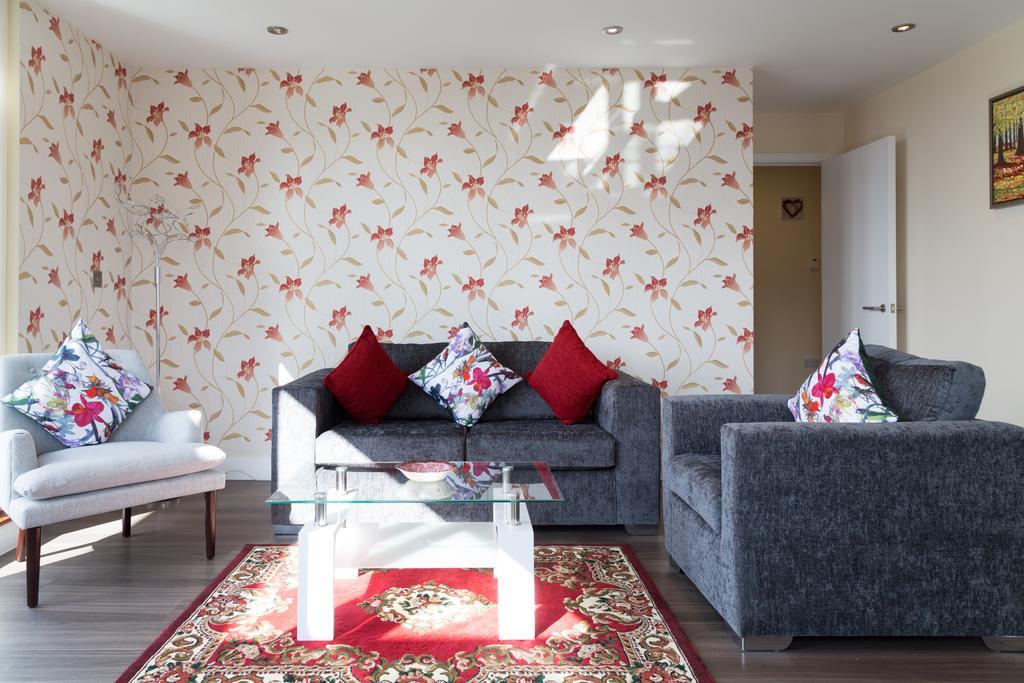 Contemporary & Homely Penthouse, 2 Mins Walk From Cambridge Station, Lift Access, Secured Gated On-Site Parking, Self Check-In, Super Fast Wifi, Terrace & Sleeps 6 Экстерьер фото