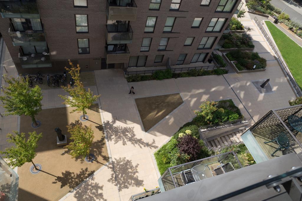 Contemporary & Homely Penthouse, 2 Mins Walk From Cambridge Station, Lift Access, Secured Gated On-Site Parking, Self Check-In, Super Fast Wifi, Terrace & Sleeps 6 Экстерьер фото