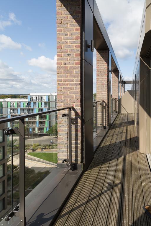 Contemporary & Homely Penthouse, 2 Mins Walk From Cambridge Station, Lift Access, Secured Gated On-Site Parking, Self Check-In, Super Fast Wifi, Terrace & Sleeps 6 Экстерьер фото