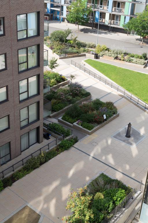 Contemporary & Homely Penthouse, 2 Mins Walk From Cambridge Station, Lift Access, Secured Gated On-Site Parking, Self Check-In, Super Fast Wifi, Terrace & Sleeps 6 Экстерьер фото
