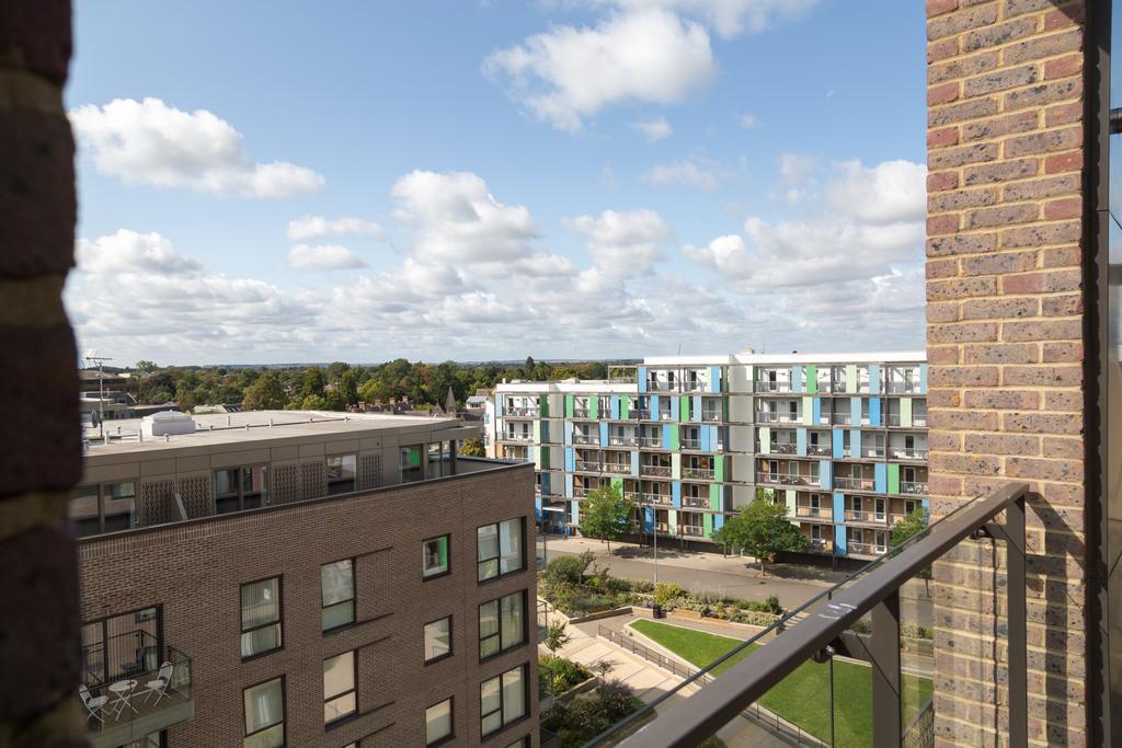 Contemporary & Homely Penthouse, 2 Mins Walk From Cambridge Station, Lift Access, Secured Gated On-Site Parking, Self Check-In, Super Fast Wifi, Terrace & Sleeps 6 Экстерьер фото